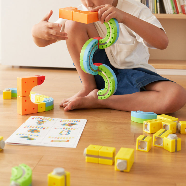 Clickrail Electric Train Set Flexible Race Track,3D STEM Magic Rail Cube Train Set, Magnetic Train Track Set, Gravity-Defying 3D Embedded Layouts & Motorized Car For Kids Boys Girls (123Pcs)